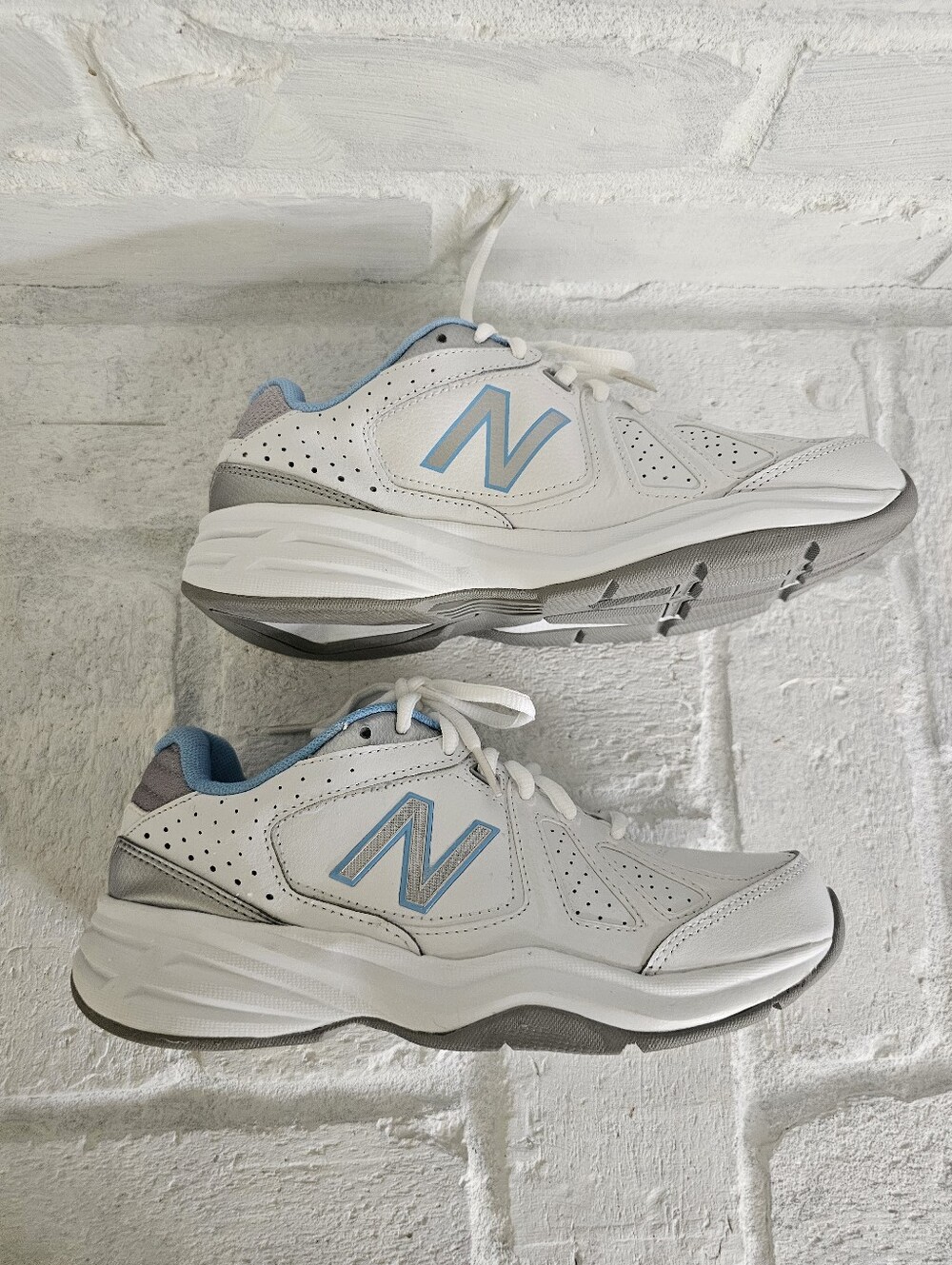 New Balance 409 White and Light Blue Sneaskers Size 8